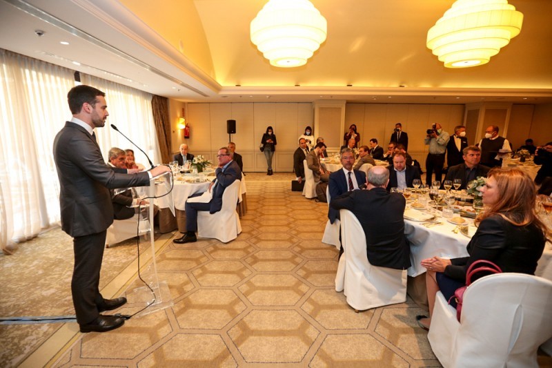 Na Câmara de Comércio Brasil–Espanha, Leite apresentou as diferentes oportunidades de negócios e investimentos no RS