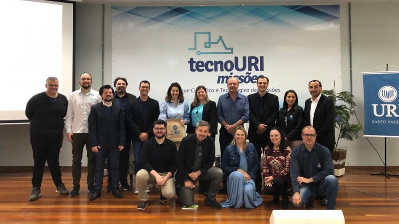 Foto Simone URI