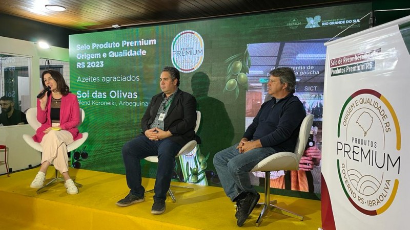 Secretária Simone Stülp e diretoria do Ibraoliva participaram do painel