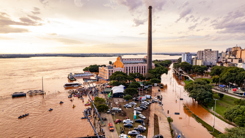 Diversas cidades no RS foram severamente afetadas pelas enchentes. Na foto, Porto Alegre