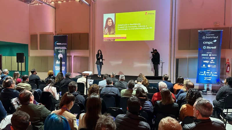 Secretária Simone Stülp palestrou no evento no Pelotas Parque Tecnológico