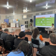 Secretária Simone Stülp palestra na Expofest Ijuí