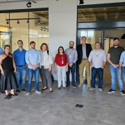 Onze pessoas posicionadas para foto.